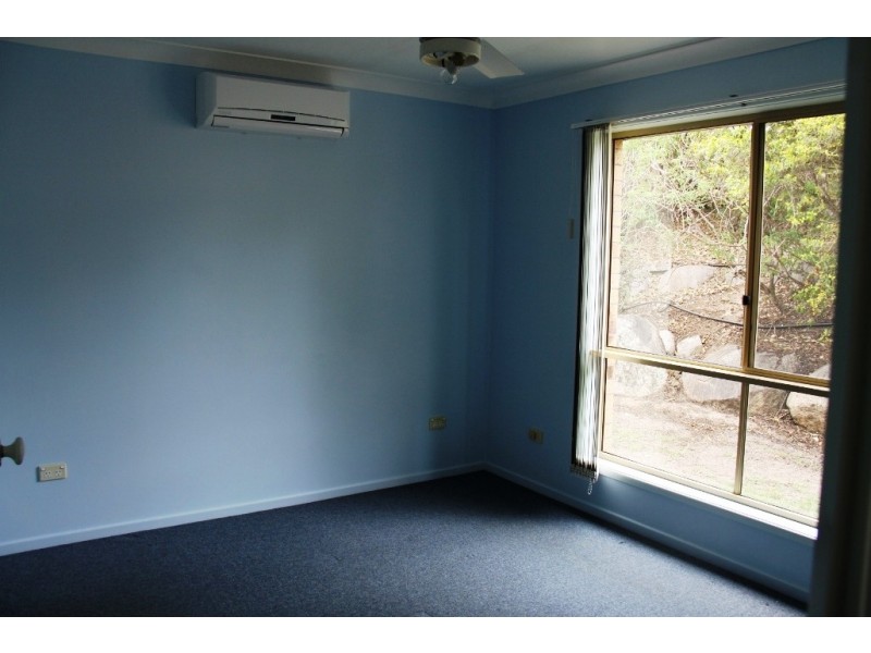 5 Curtis Avenue, Boyne Island QLD 4680