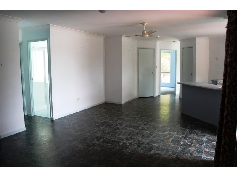 5 Curtis Avenue, Boyne Island QLD 4680