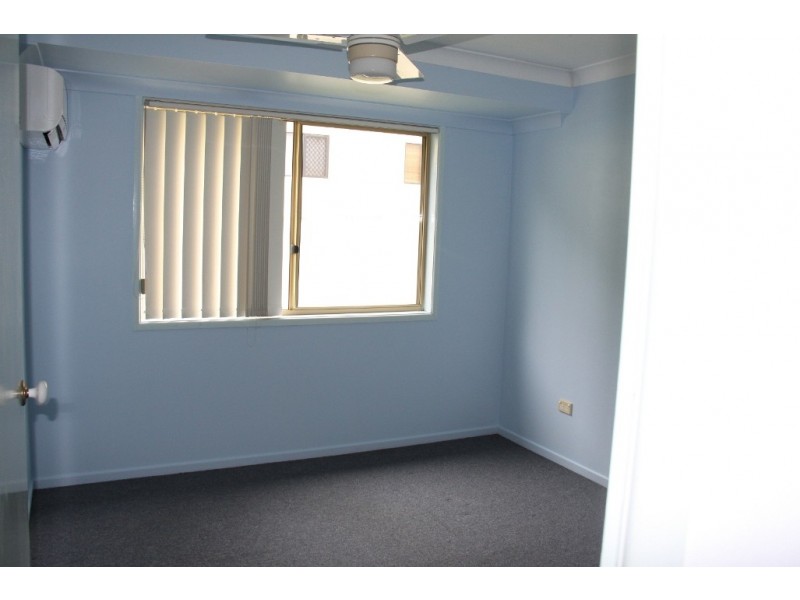 5 Curtis Avenue, Boyne Island QLD 4680