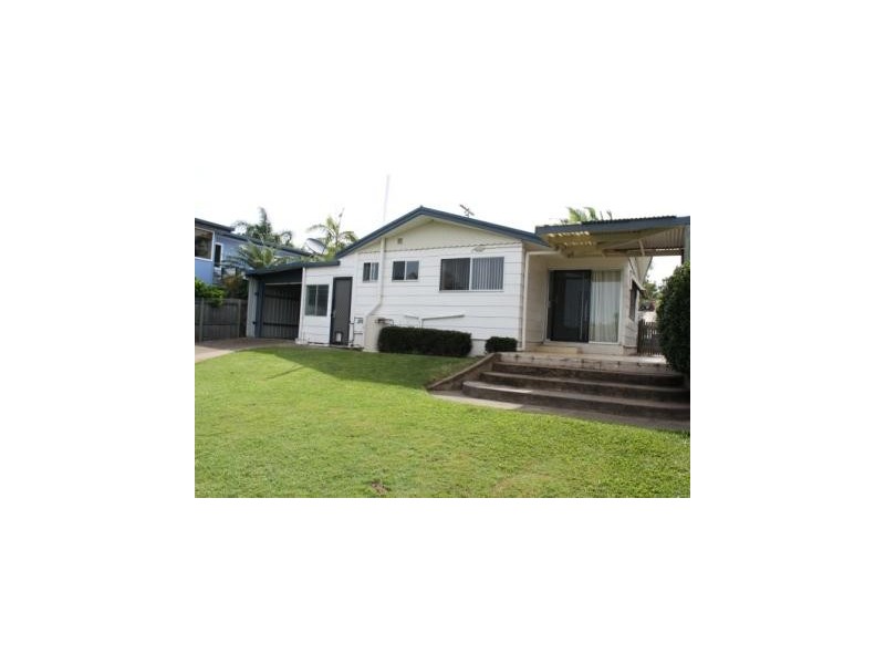 33 Amaroo Street, Boyne Island QLD 4680