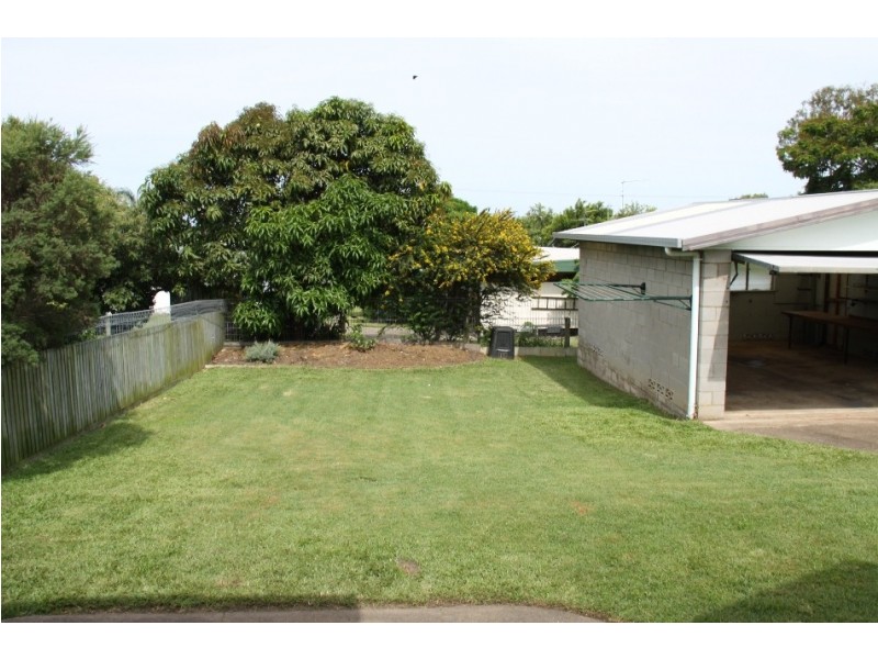 33 Amaroo Street, Boyne Island QLD 4680