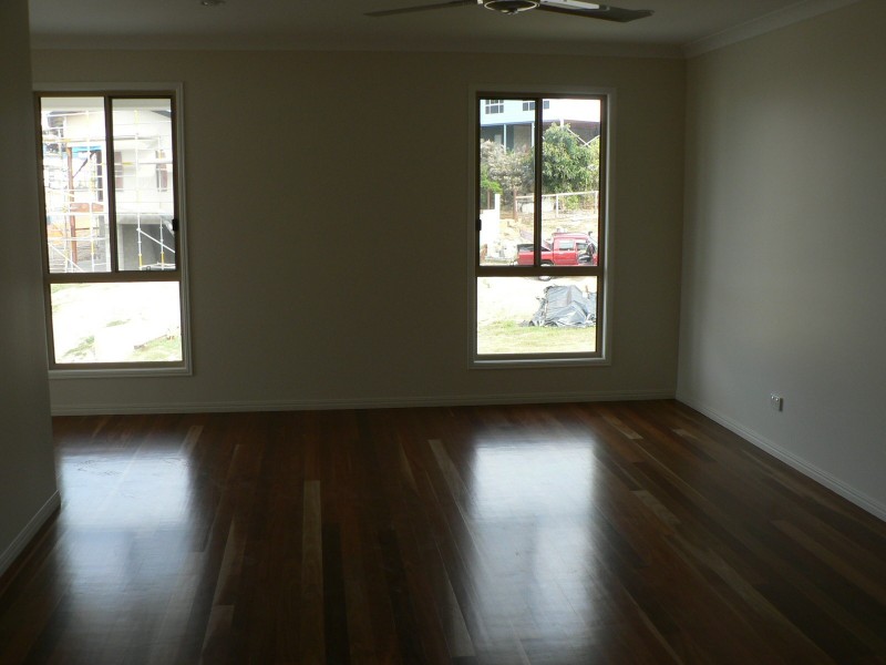 6B Jennylind Court, Boyne Island QLD 4680