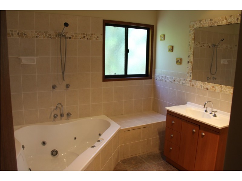 13 Creek Road, Tannum Sands QLD 4680