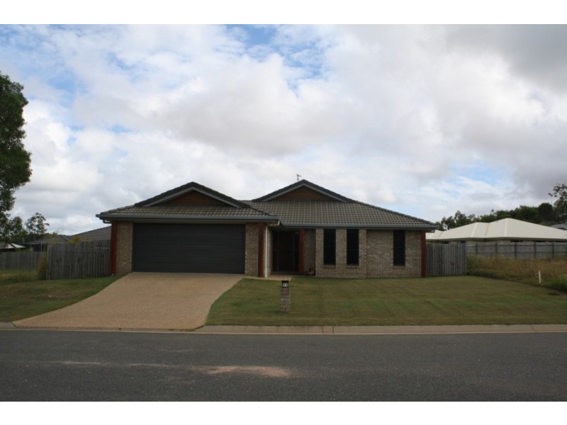 11 Stella Street, Boyne Island QLD 4680