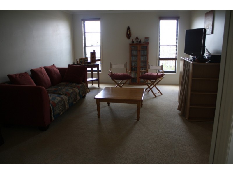 11 Stella Street, Boyne Island QLD 4680