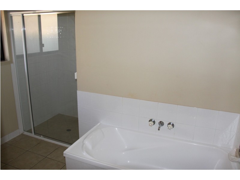 8 Gregory Street, Tannum Sands QLD 4680