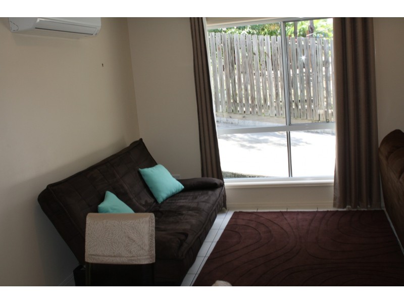 2/10 Elizabeth Street, Tannum Sands QLD 4680