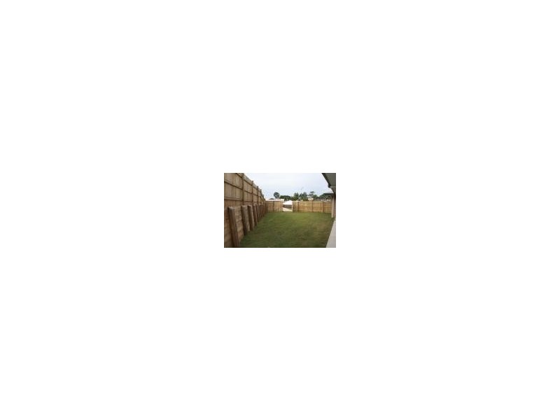 15 Valley Way, Boyne Island QLD 4680