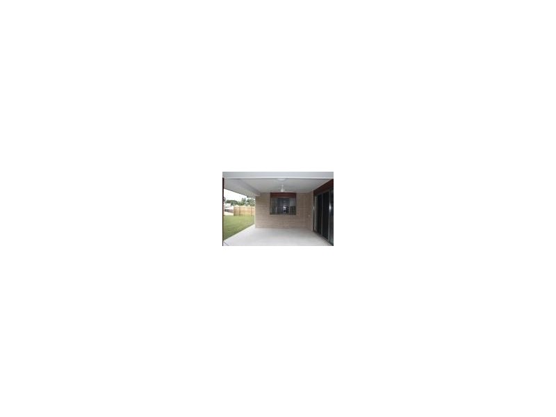 15 Valley Way, Boyne Island QLD 4680