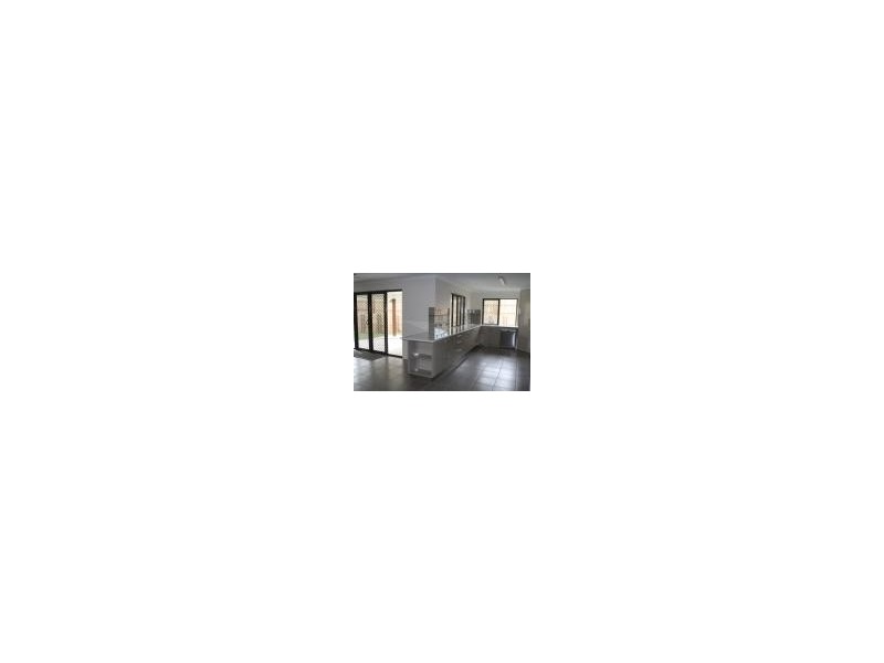 15 Valley Way, Boyne Island QLD 4680