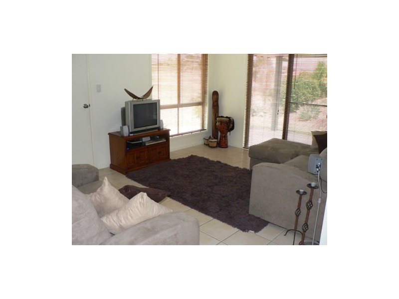 13 Pryde St, Tannum Sands QLD 4680