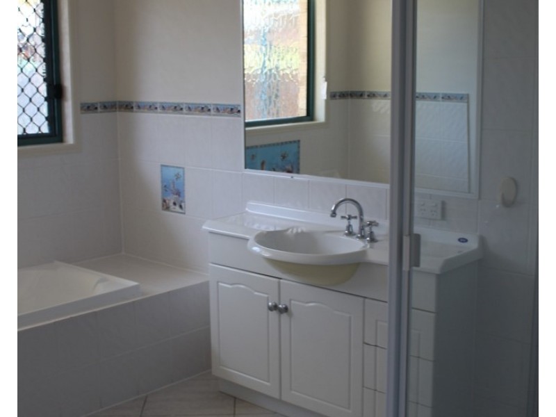 10 Creswell Court, Tannum Sands QLD 4680