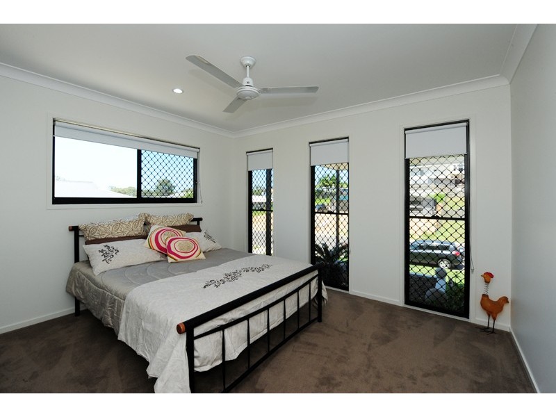 20 Lighthouse Drive, Boyne Island QLD 4680