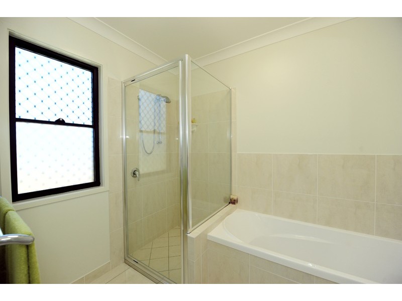 20 Lighthouse Drive, Boyne Island QLD 4680