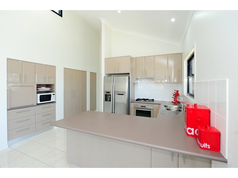 20 Lighthouse Drive, Boyne Island QLD 4680