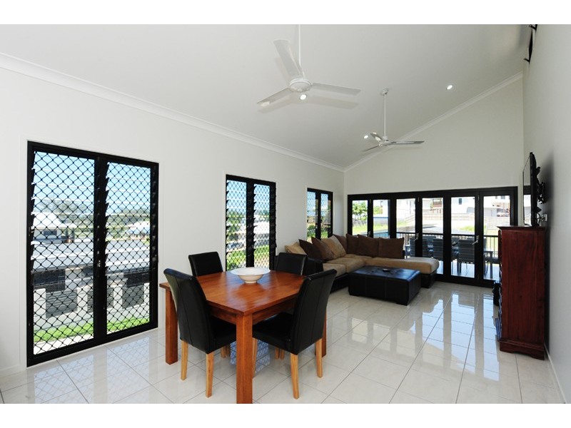 20 Lighthouse Drive, Boyne Island QLD 4680