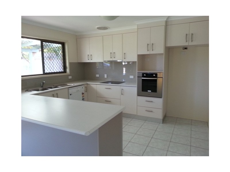 17 Pleasant Avenue, Tannum Sands QLD 4680