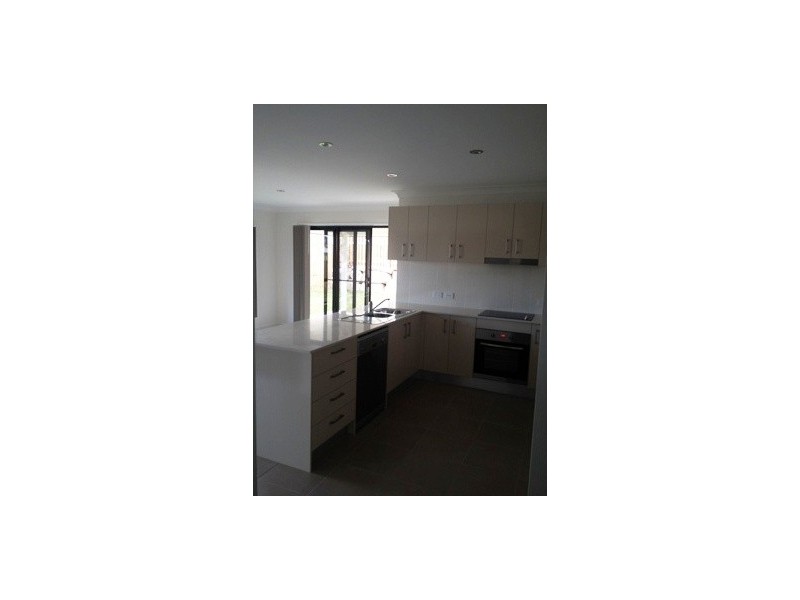 10 Numalia Lane, Boyne Island QLD 4680