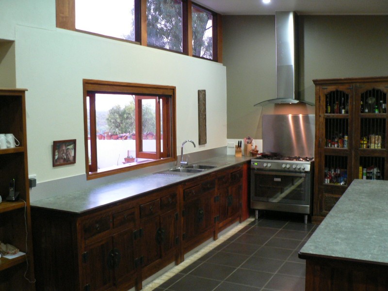 18 Sayre Cres, Boyne Island QLD 4680