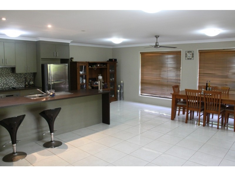 3 Jeana Close, Boyne Island QLD 4680