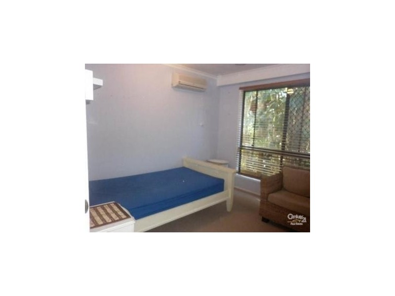 24a Sayre Cr, Boyne Island QLD 4680