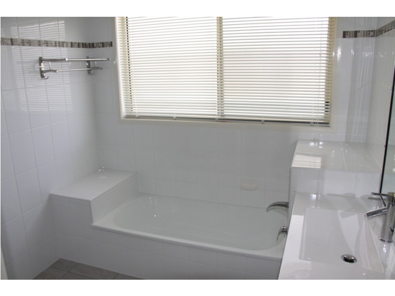 1/61 Langdon St, Tannum Sands QLD 4680