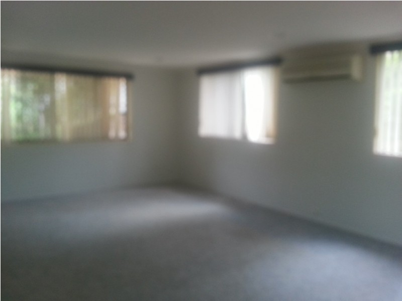 8 Charles cr, Tannum Sands QLD 4680