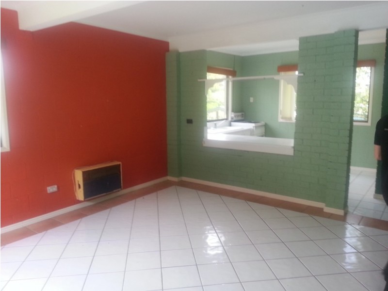8 Charles cr, Tannum Sands QLD 4680