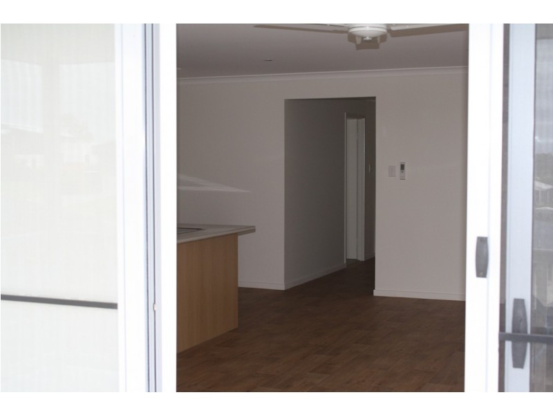 1A 6A Jenny Lind, Boyne Island QLD 4680