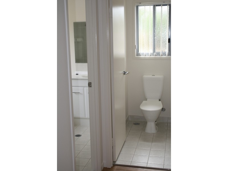 1A 6A Jenny Lind, Boyne Island QLD 4680