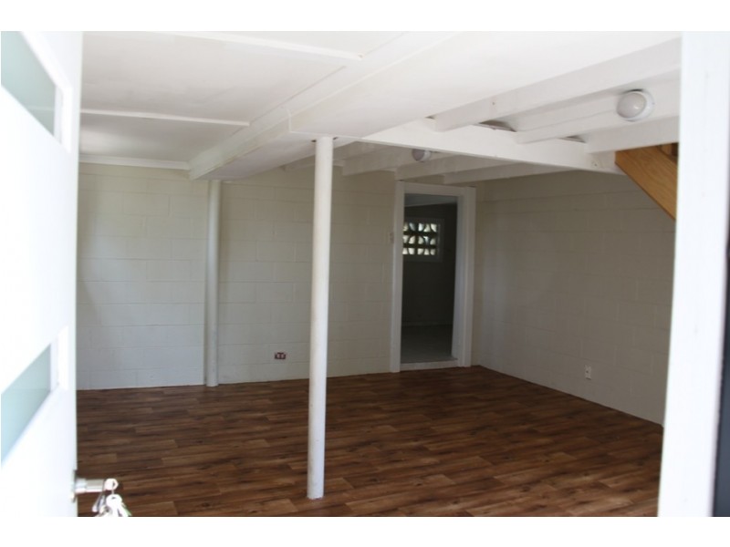 13 Yukana Street, Boyne Island QLD 4680