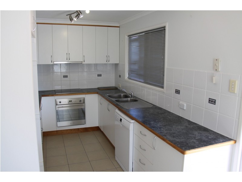 17 Polmaise Street, Boyne Island QLD 4680