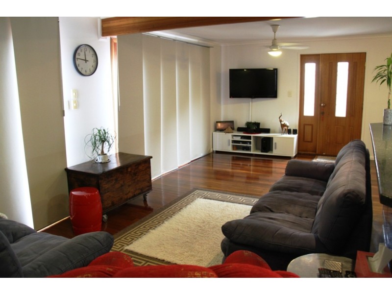 26 Amaroo Street, Boyne Island QLD 4680