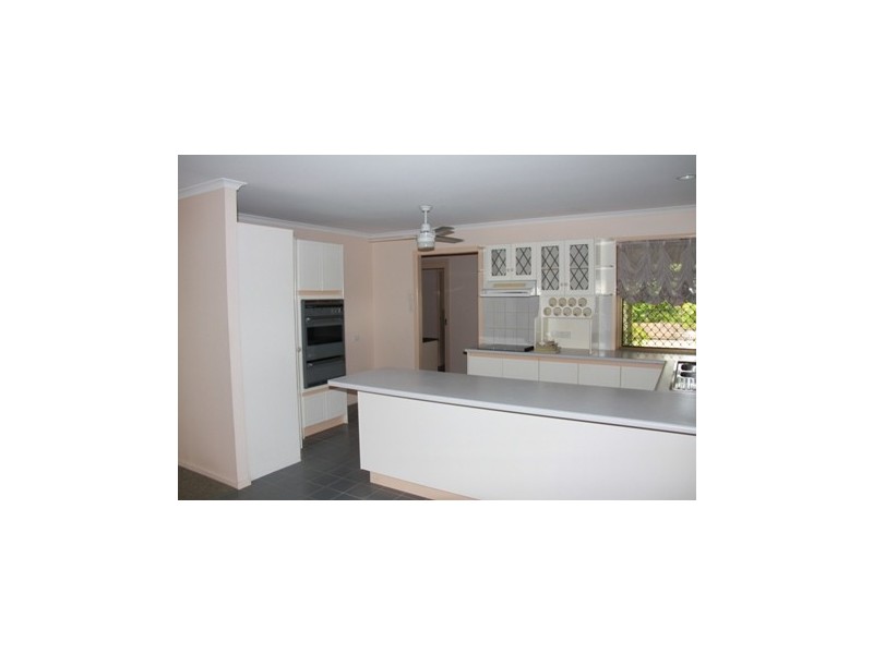 11 Swains Ct, Boyne Island QLD 4680