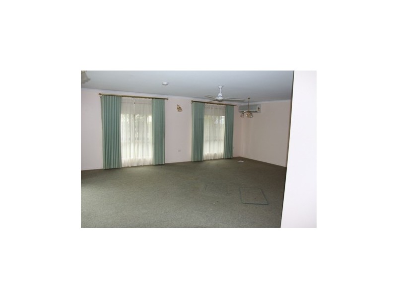 11 Swains Ct, Boyne Island QLD 4680