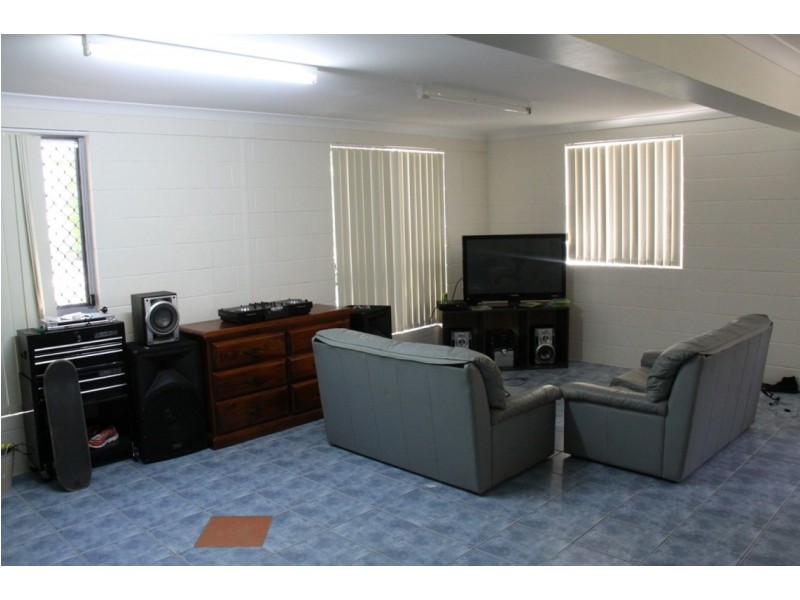 4 Yukana Street, Boyne Island QLD 4680