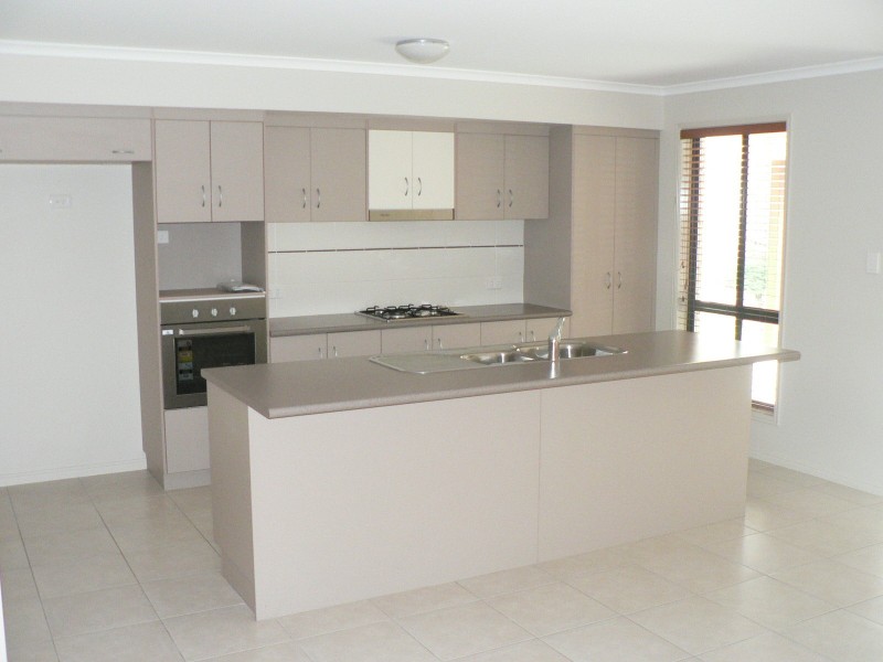 22 Lighthouse Drive, Boyne Island QLD 4680