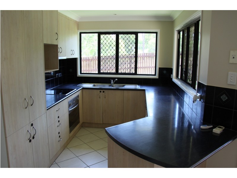 8 Pryde Street, Tannum Sands QLD 4680