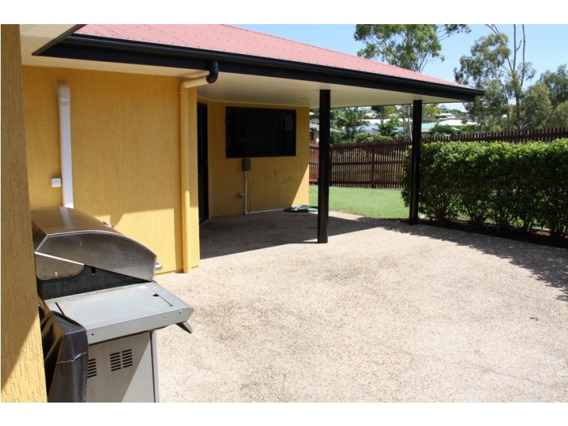 8 Pryde Street, Tannum Sands QLD 4680