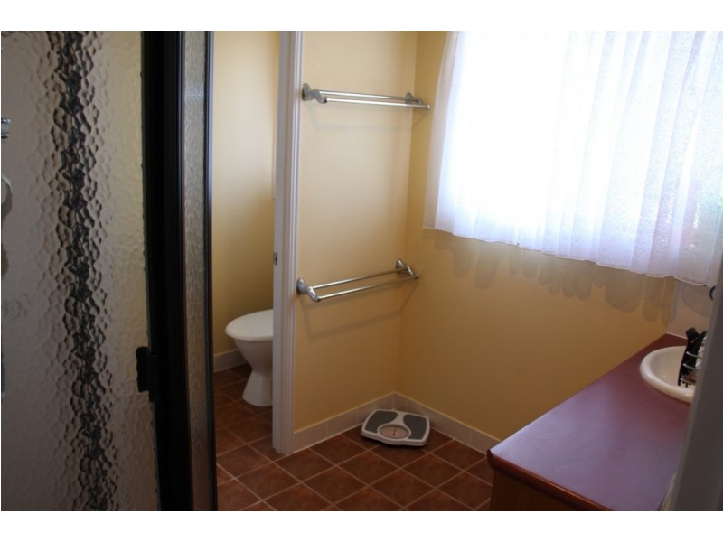 22 Jarrah Drive, Boyne Island QLD 4680