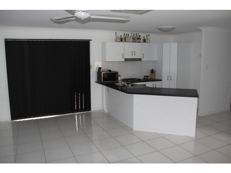 1/18 Bauhinia Street, Boyne Island QLD 4680