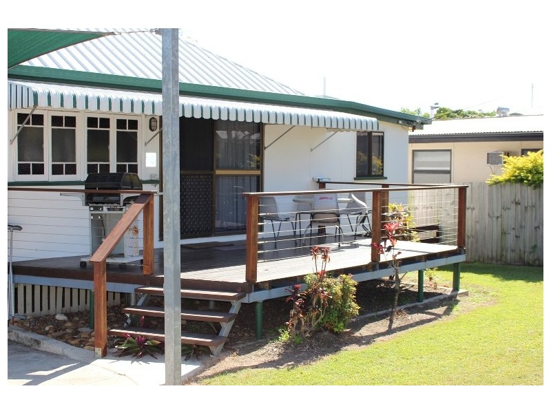 18 Beach Ave, Tannum Sands QLD 4680