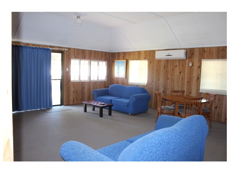 18 Beach Ave, Tannum Sands QLD 4680