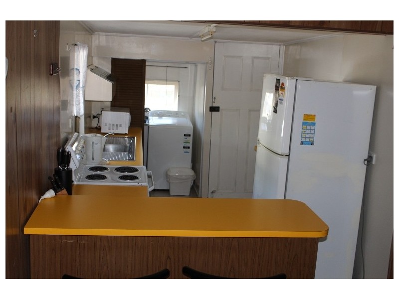 18 Beach Ave, Tannum Sands QLD 4680