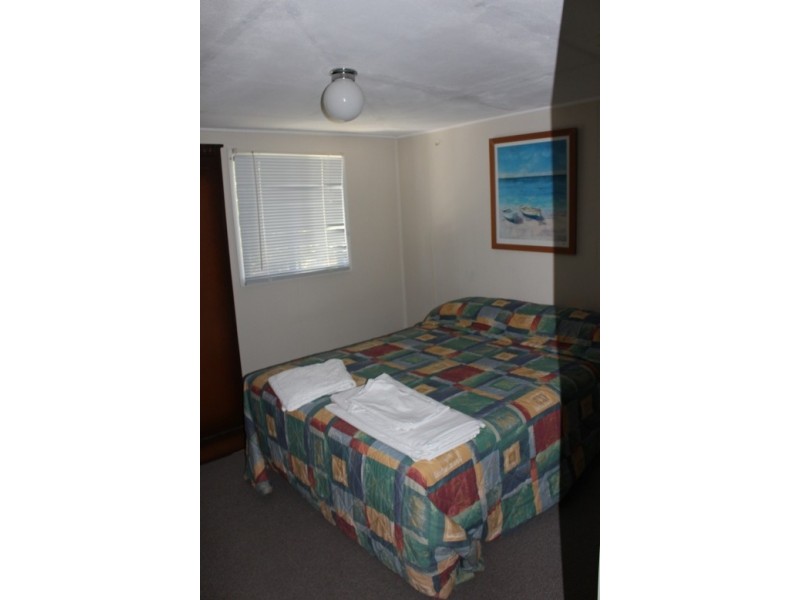 18 Beach Ave, Tannum Sands QLD 4680
