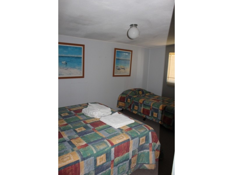18 Beach Ave, Tannum Sands QLD 4680