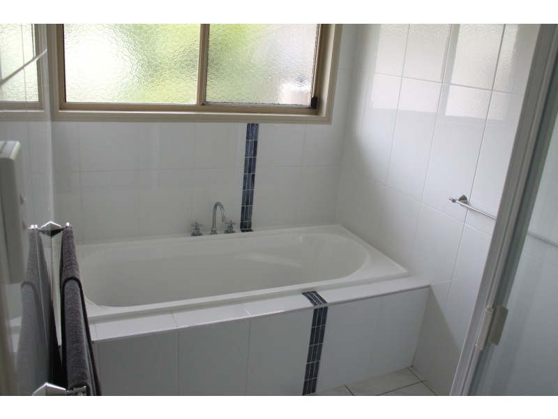 7 Yarran ct, Boyne Island QLD 4680