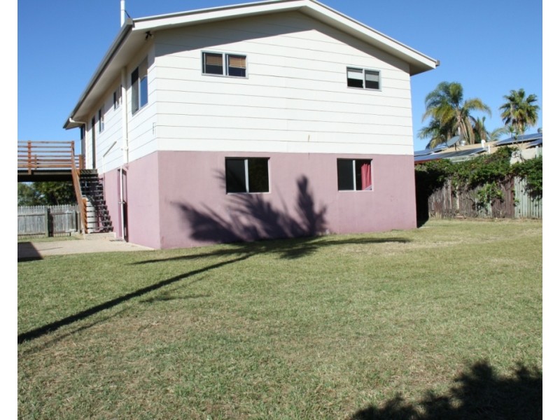 8 Amaroo Street, Boyne Island QLD 4680