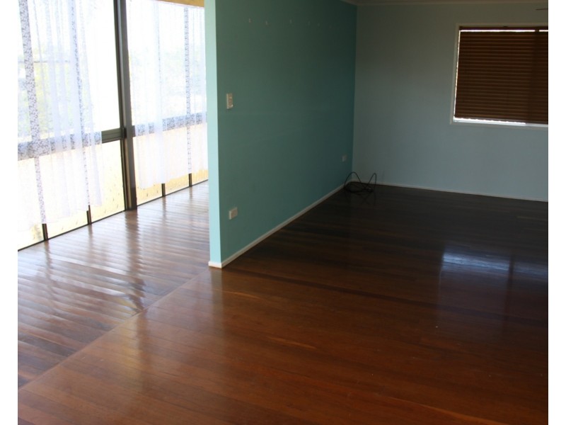 8 Amaroo Street, Boyne Island QLD 4680