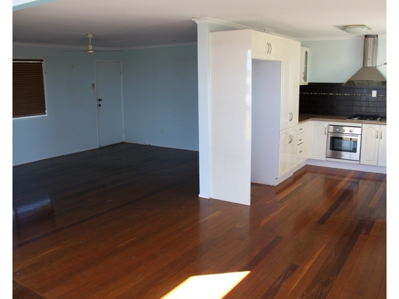 8 Amaroo Street, Boyne Island QLD 4680